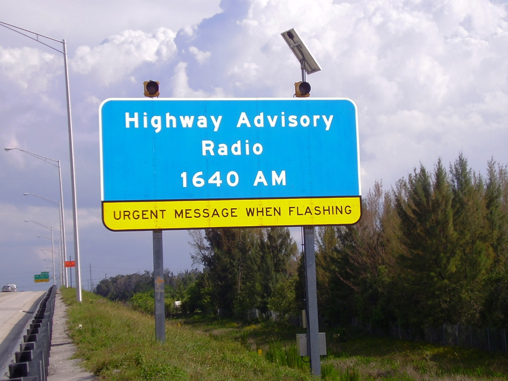 highway advisory raido sign