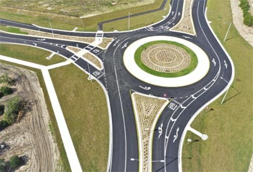 Roundabout at intersection of Sebring Parkway and CR 17A (Memorial Drive) in Sebring, FL